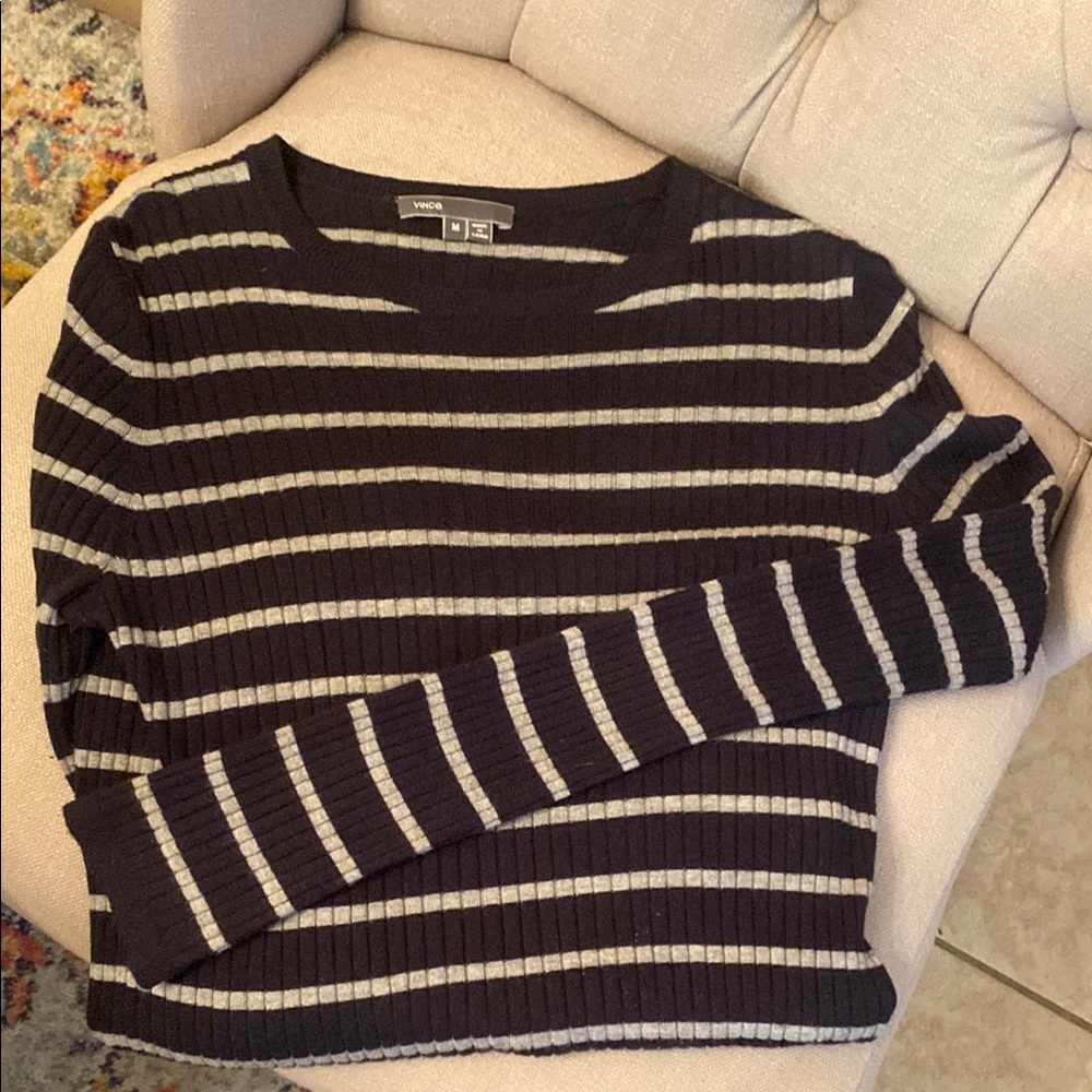 Classic Vince, lightweight sweater, navy/gray, medium.